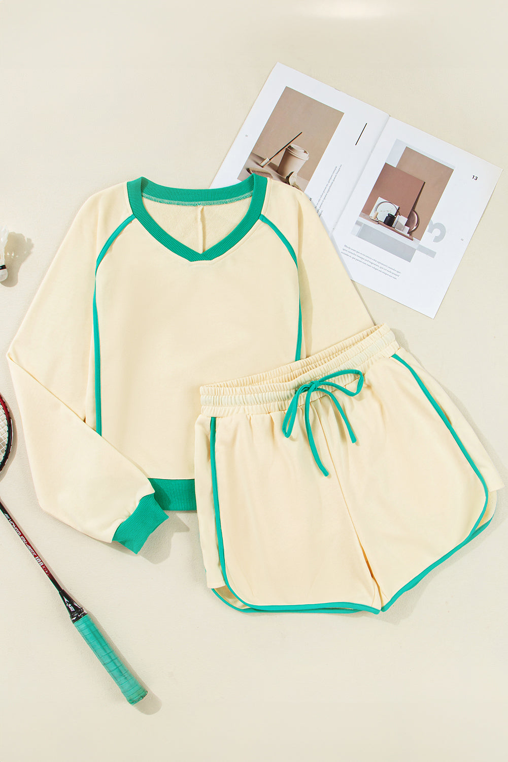White Contrast Trim Colorblock Long Sleeve Pullover and Drawstring Shorts 2pcs Outfit