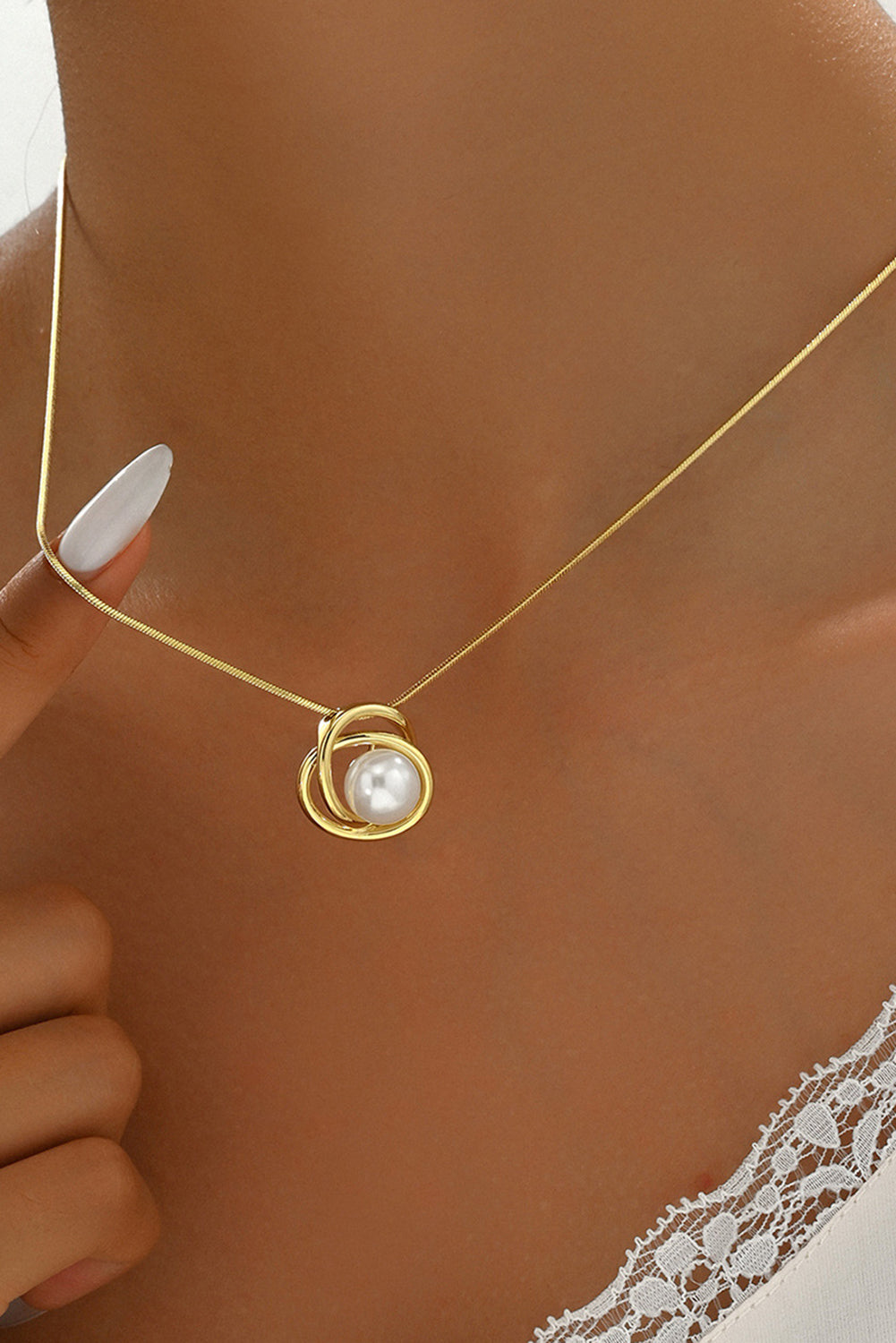 Gold Minimalist Pearl Decor Plated Alloy Pendant Necklace