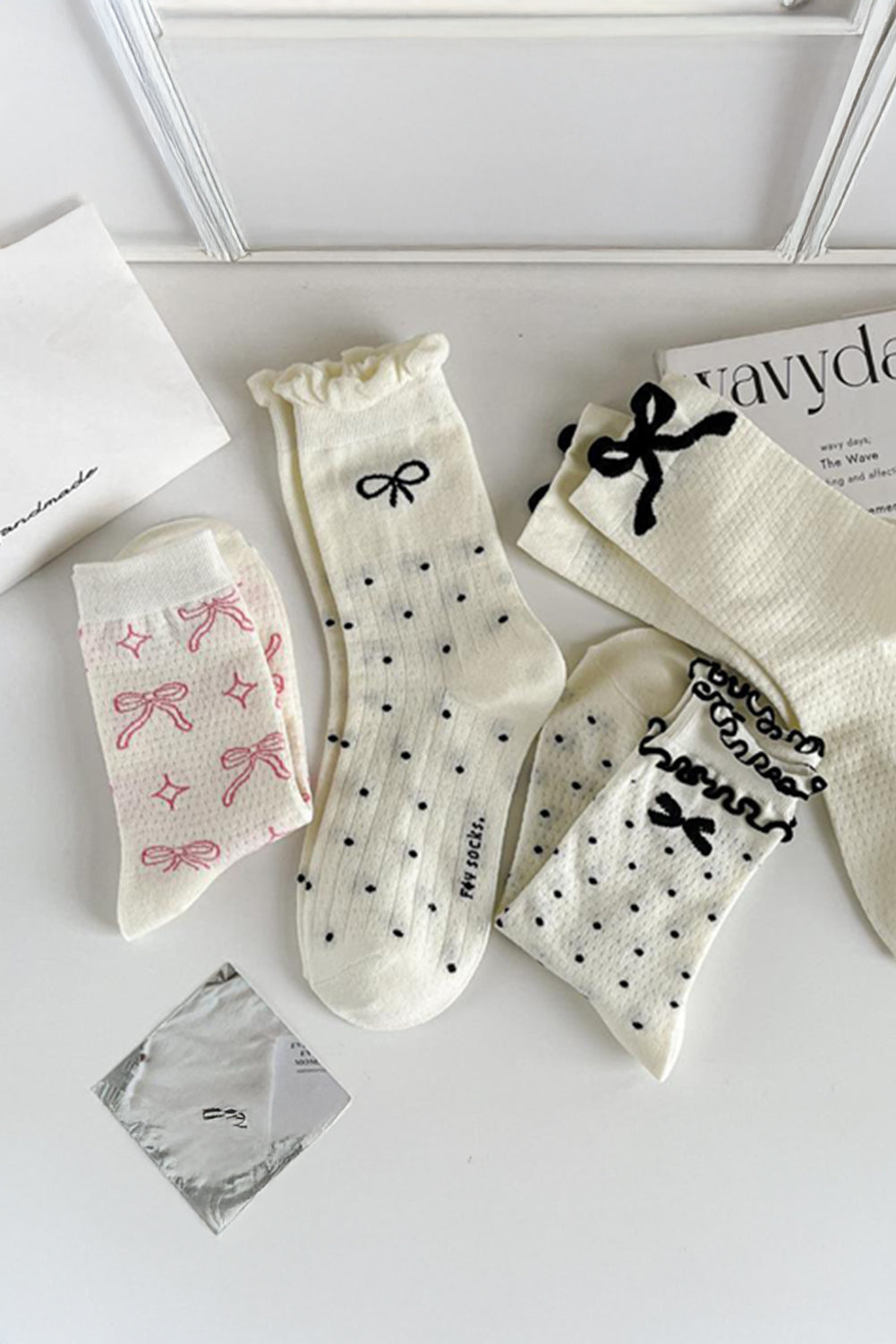 Pink Sweet Bowknot Print Mid Calf Socks