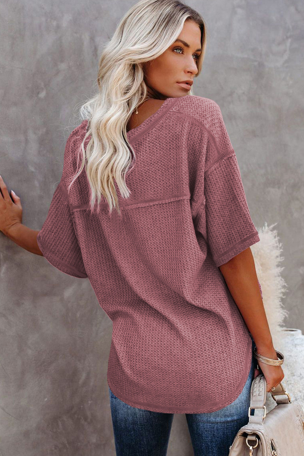 Exposed Seam Half Sleeve Knitted V Neck Textured Top