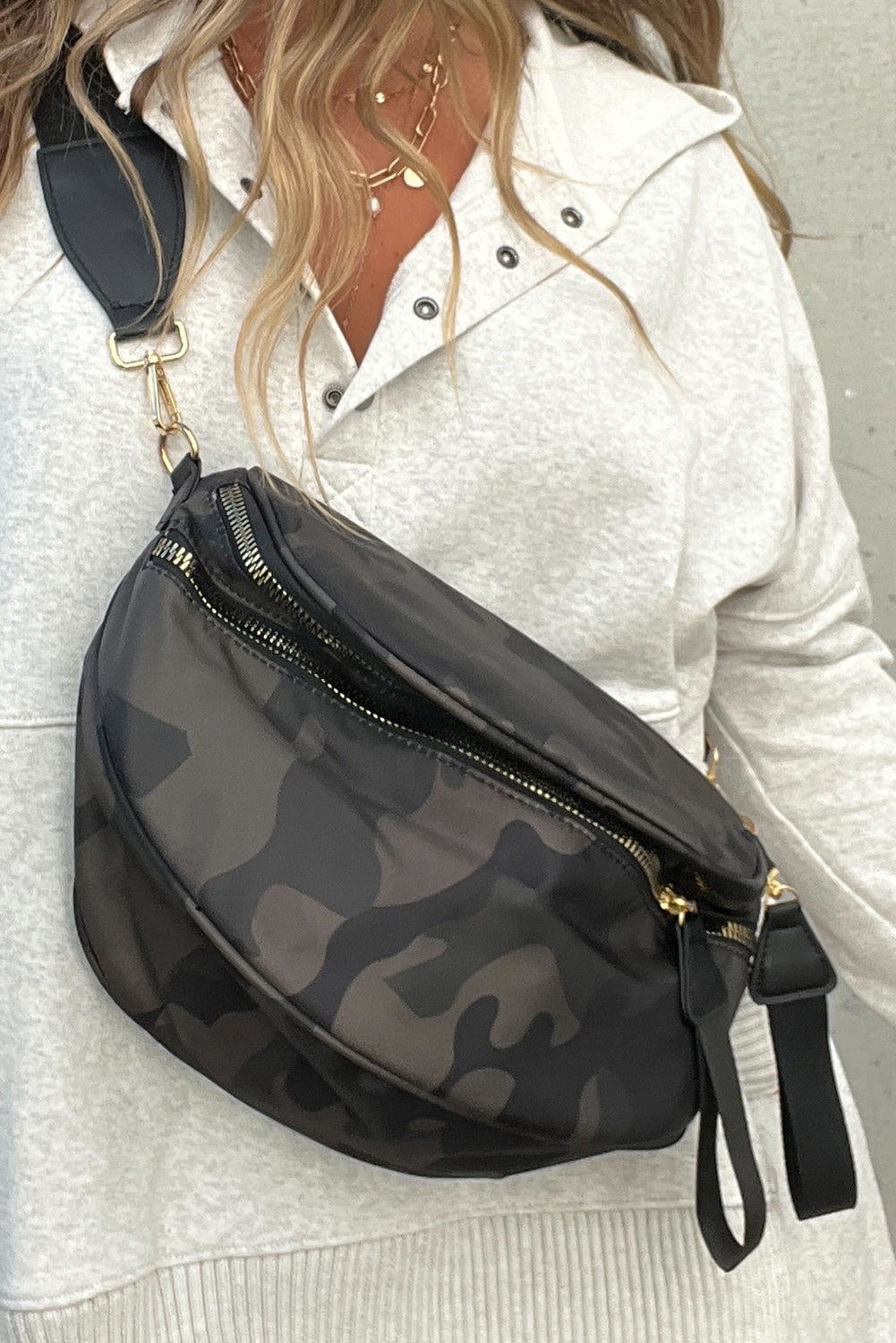 Vineyard Green Camouflage Print Gold Chain Strap Double Zipper Crossbody Bag