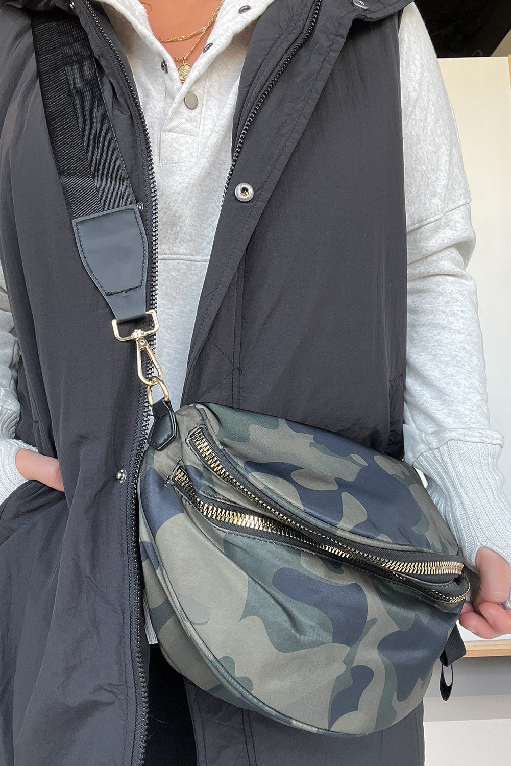 Vineyard Green Camouflage Print Gold Chain Strap Double Zipper Crossbody Bag