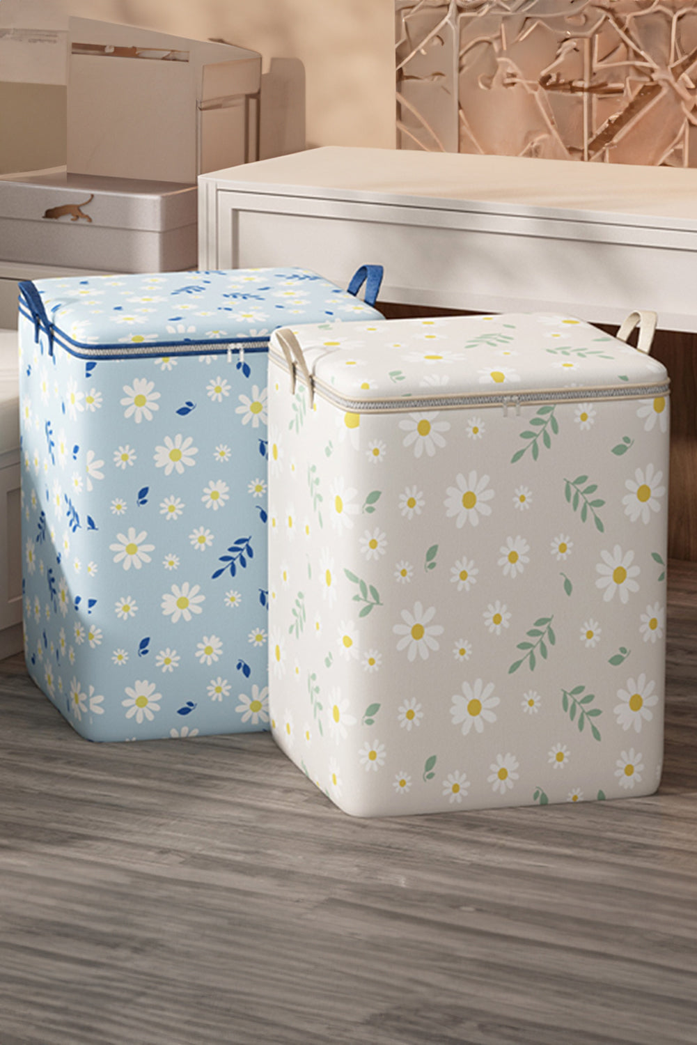 White Daisy Print Nonwovens Wardrobe Large Storage Bag with Lid