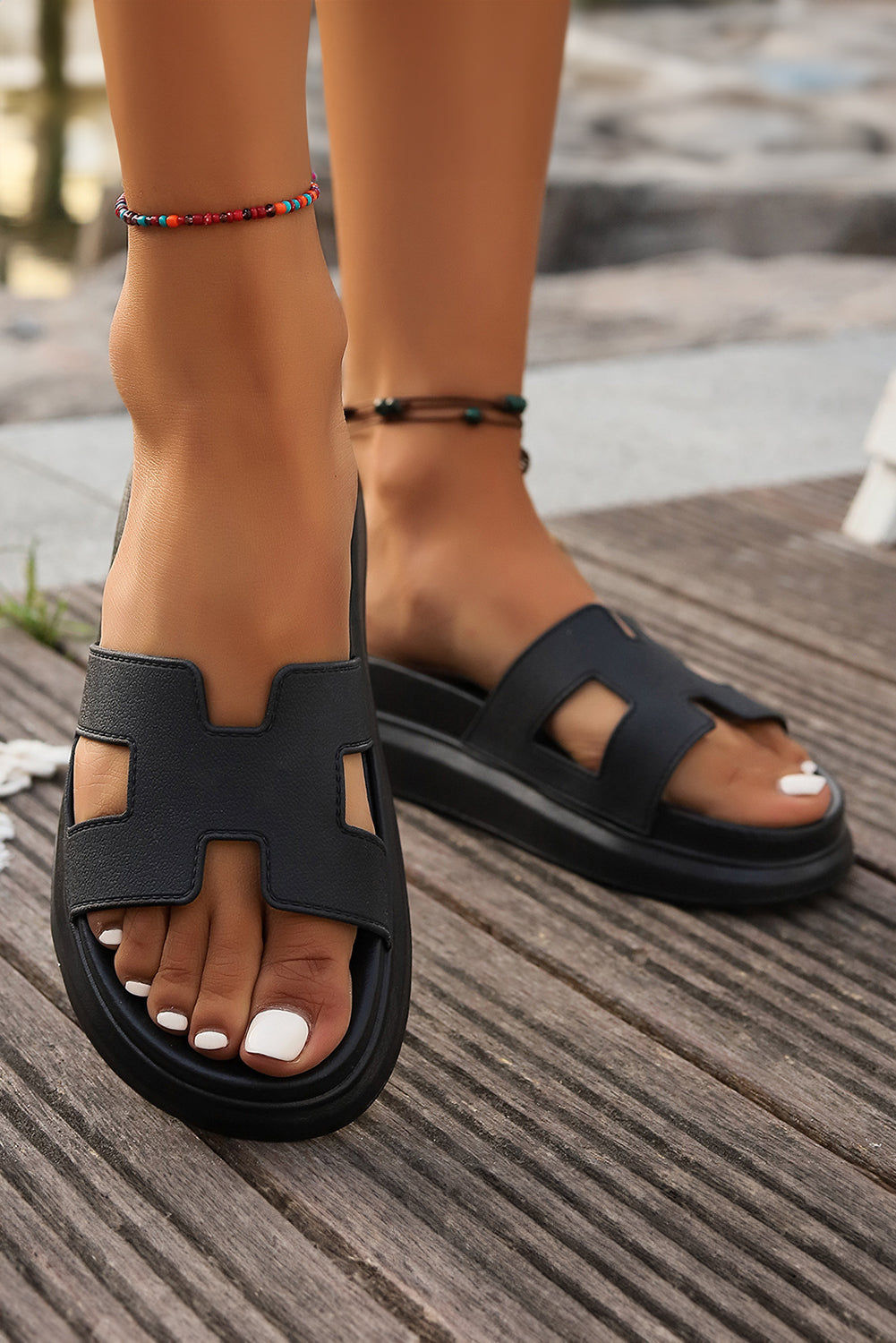Black Cutout Design Open Toe Platform Slippers