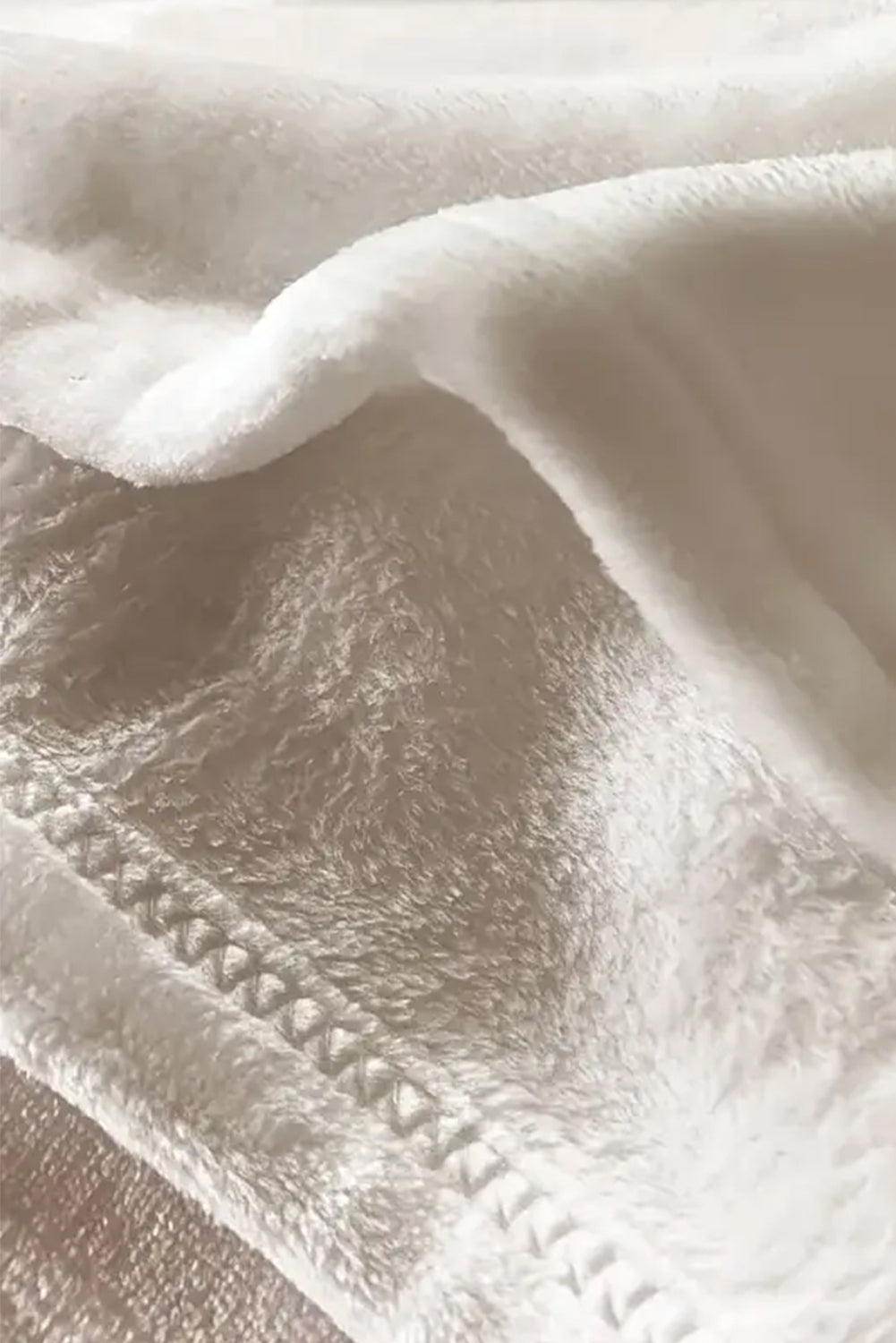 Pink Christmas Snowflake Print Cozy Plush Blanket