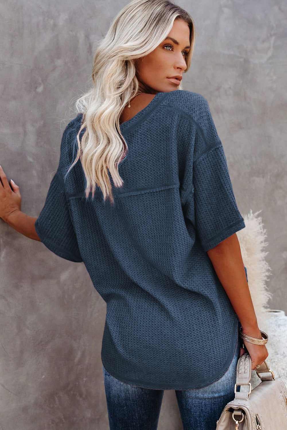 Blue Exposed Seam Half Sleeve Knitted V Neck Textured Top