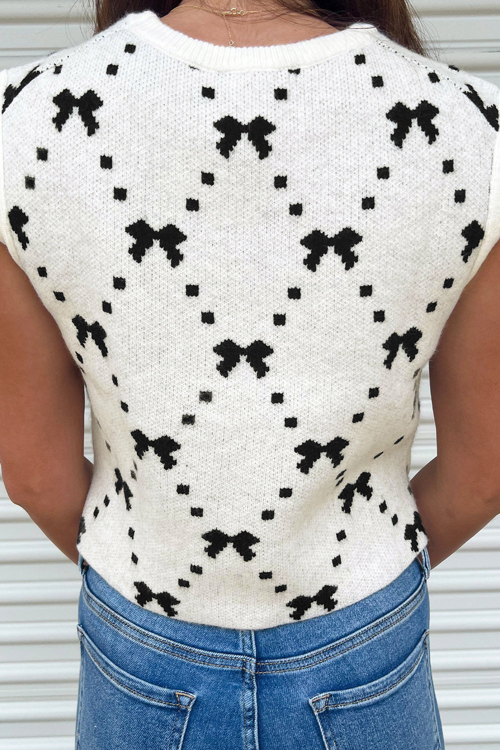 White Bow Pattern Buttoned Side Cropped Sweater Vest