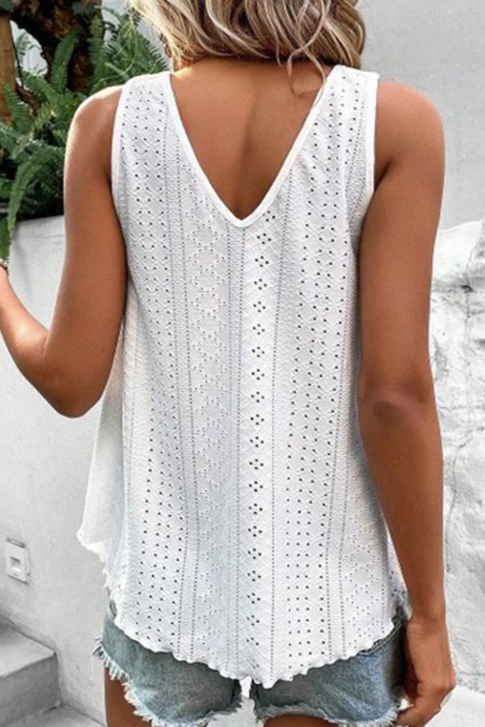 White Plus Size Guipure V Neck Eyelet Lace Tank Top