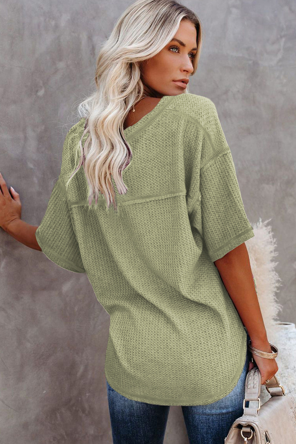 Green Exposed Seam Half Sleeve Knitted V Neck Textured Top