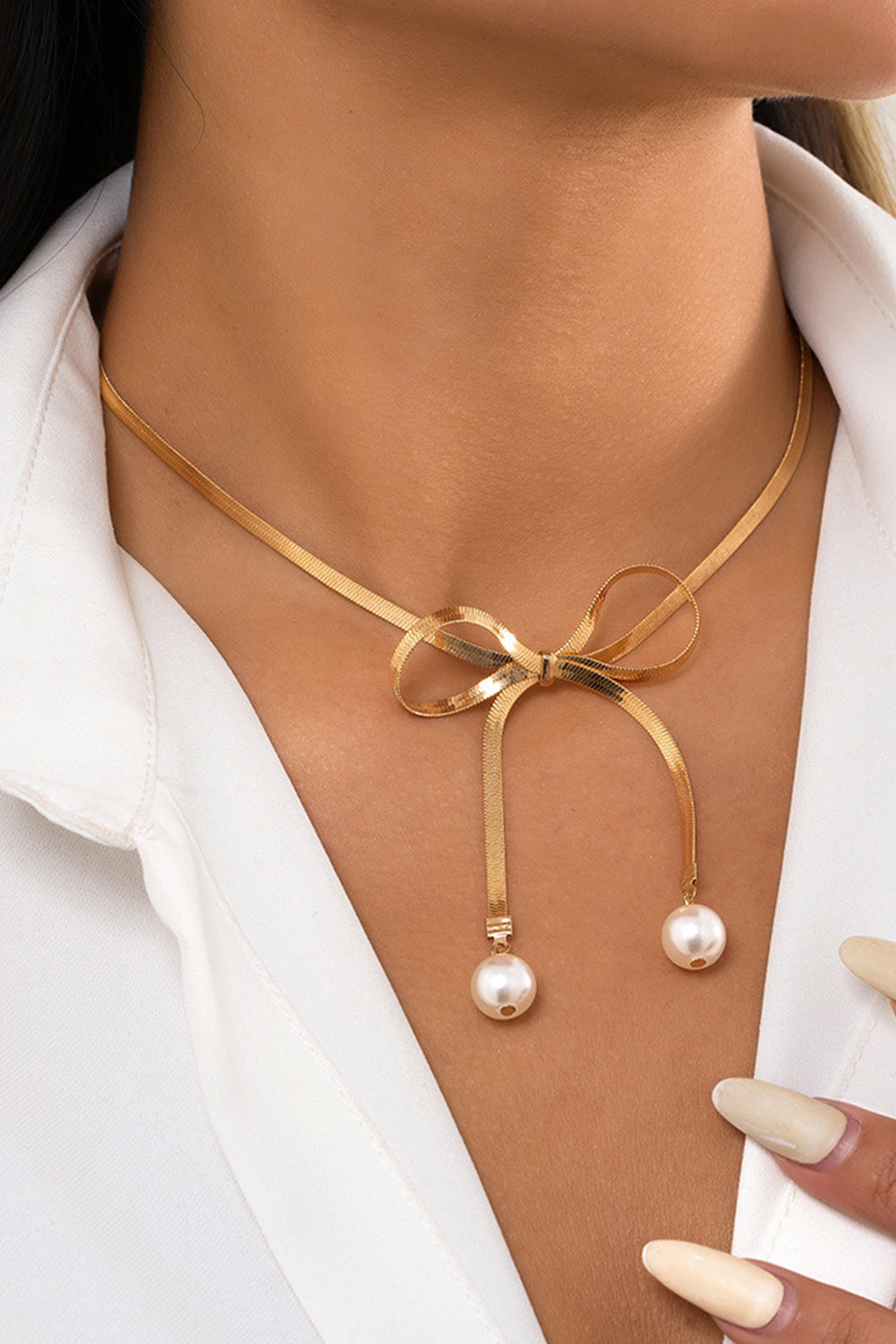 Gold Pearly Bow Collarbone Necklace