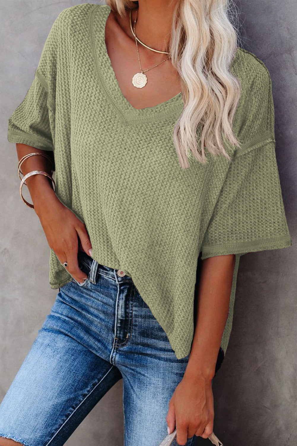 Green Exposed Seam Half Sleeve Knitted V Neck Textured Top