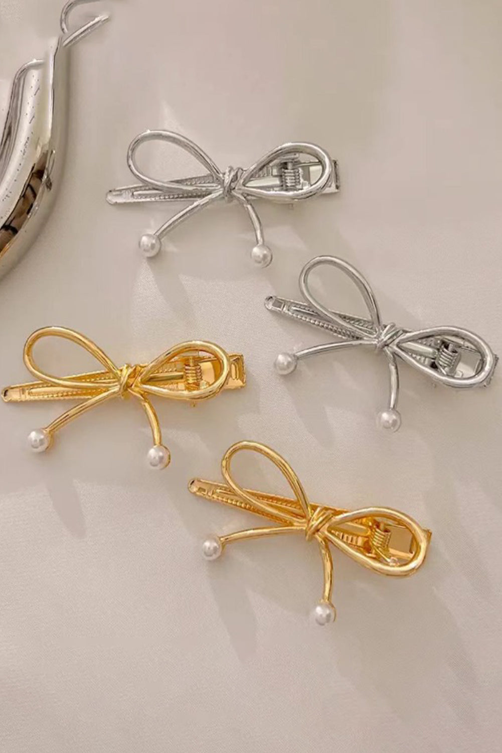 Gold Bow Knot Pearl Decor Plated Alloy Hair Clip