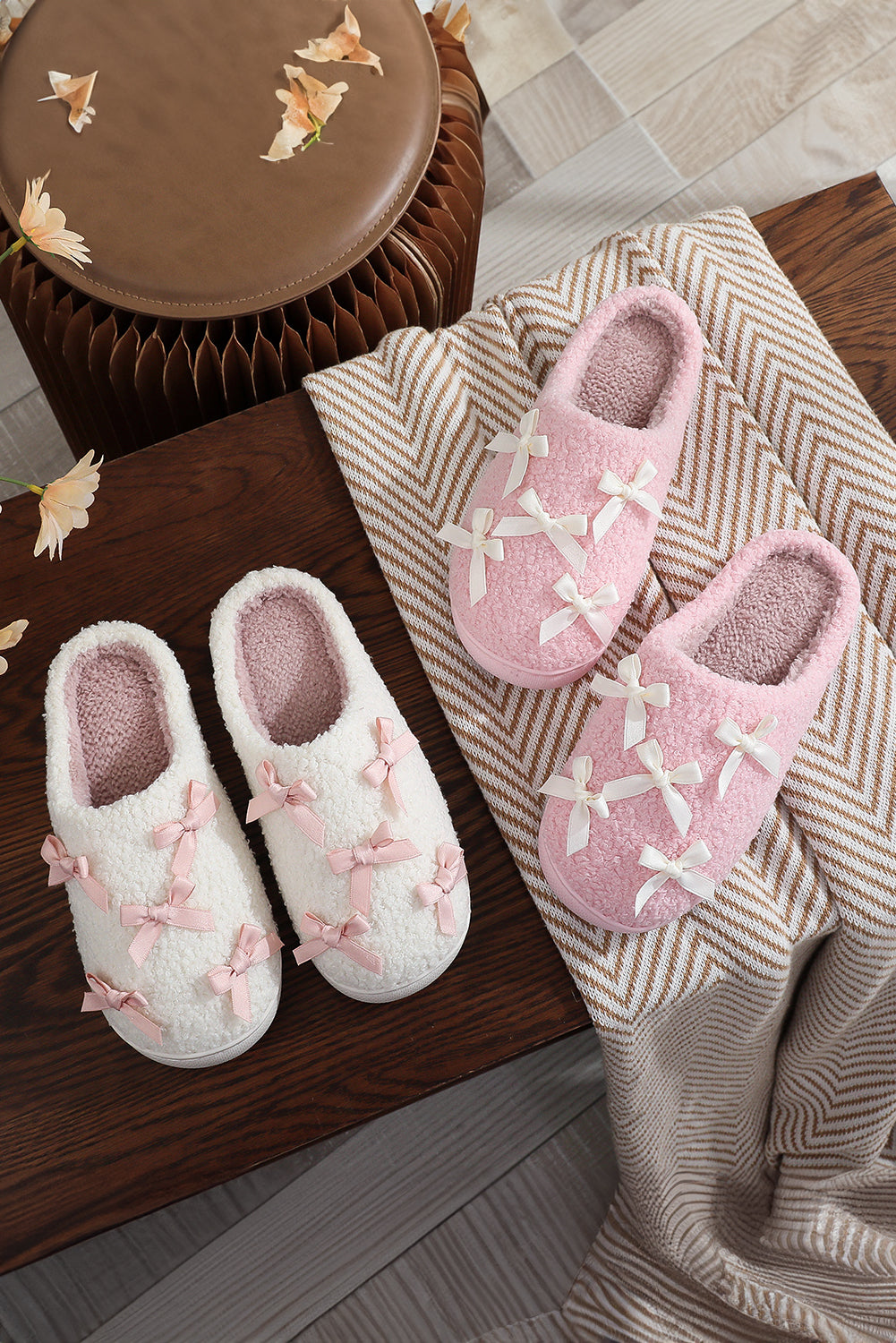 White Ribbed Bow Decor Plush House Slipper