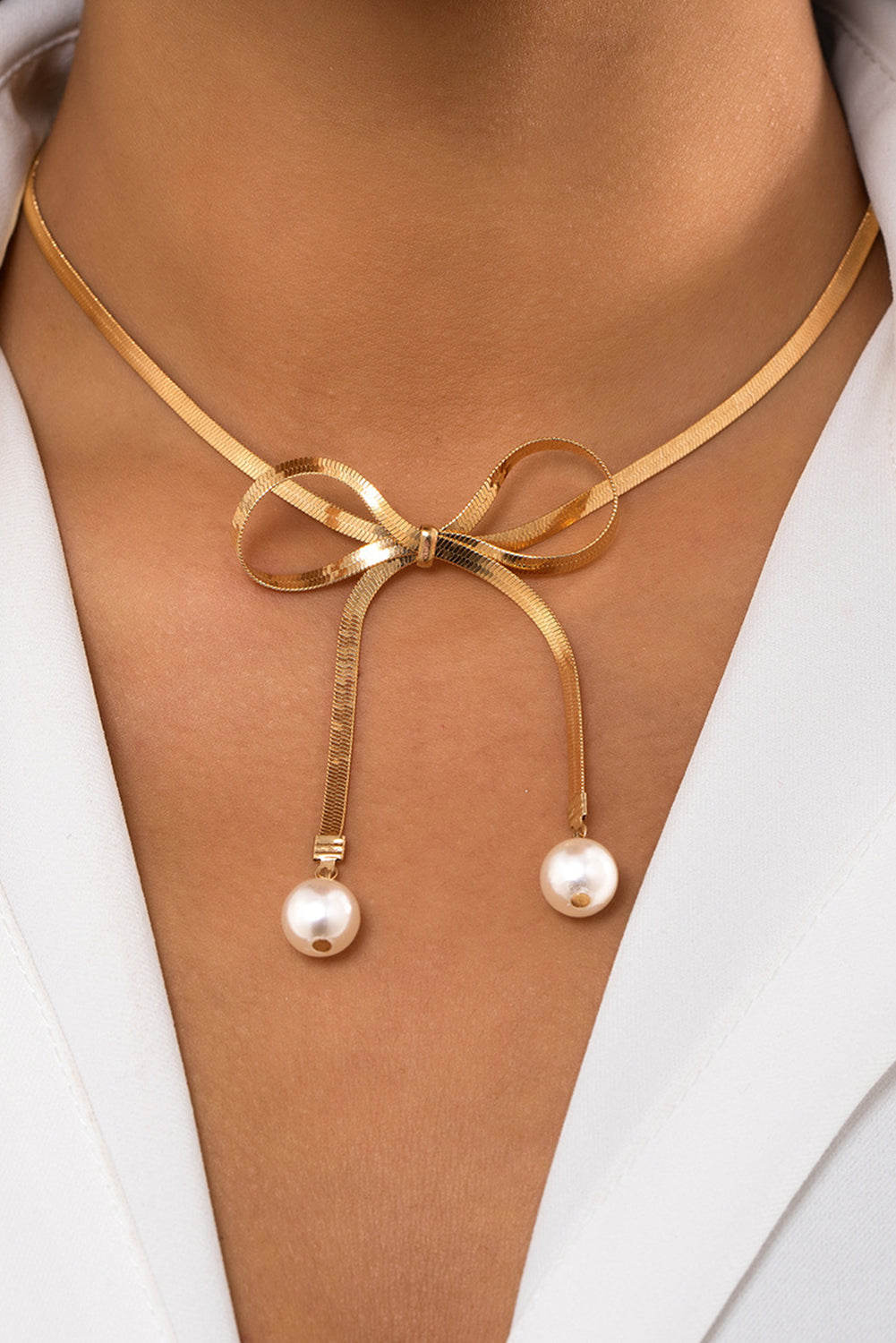 Gold Pearly Bow Collarbone Necklace