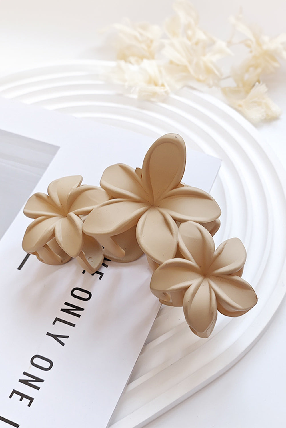 Parchment 3D Flower Plastic Resin Hair Claw