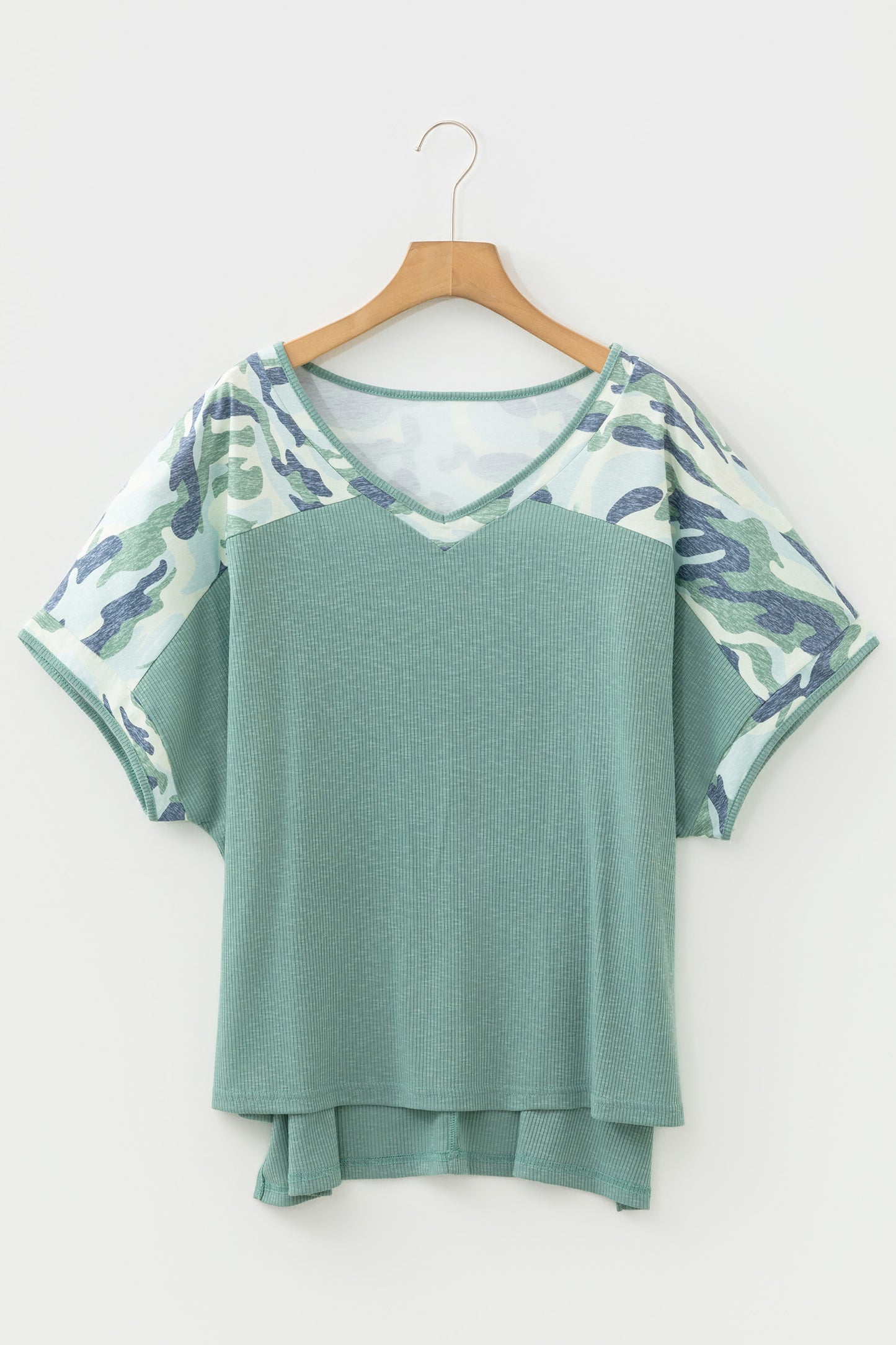Mist Green Ribbed Camouflage Patchwork Plus Size V Neck Tee