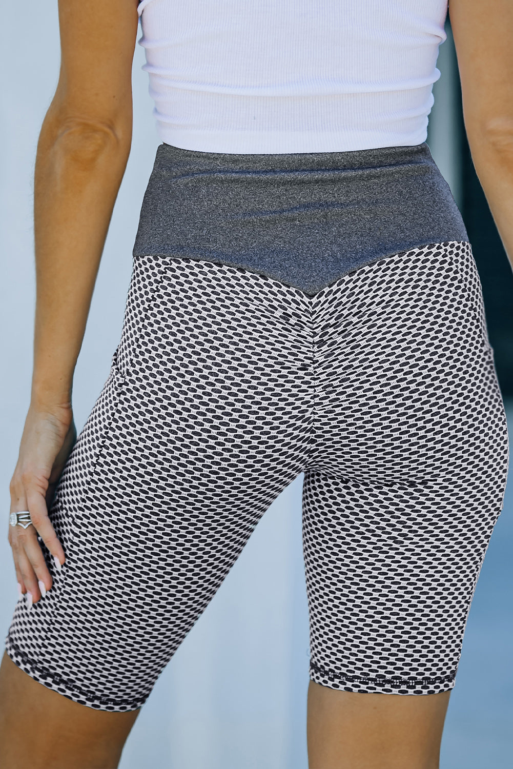 Gray Side Pockets Ruched Butt Lifting Yoga Shorts